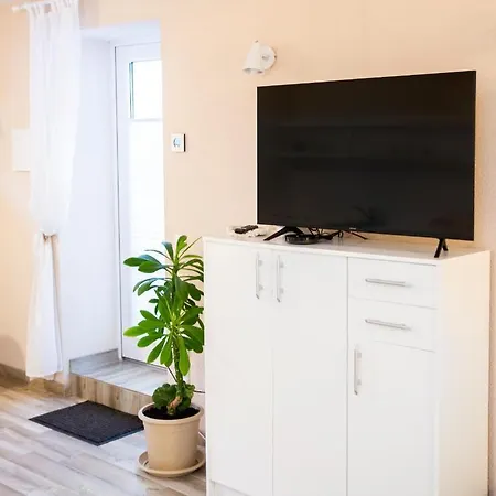 아파트 In Garage With Free Parking *