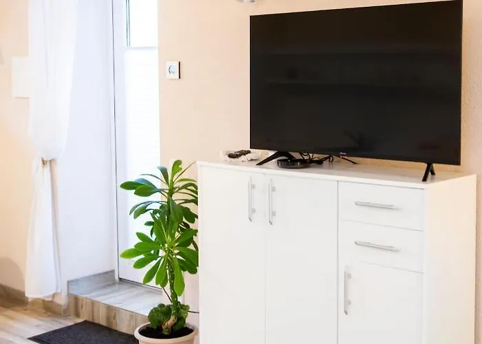 Apartman In Garage With Free Parking *