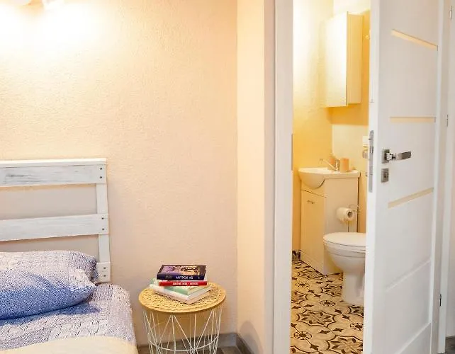 In Garage With Free Parking Apartman Kaunas