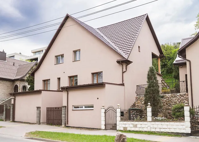 In Garage With Free Parking Apartman *